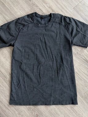 lululemon athletica Men's Short Sleeve Crew - Charcoal Gray